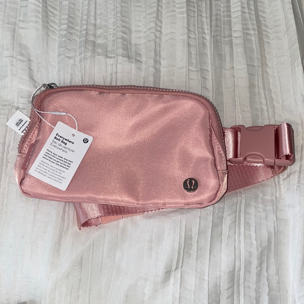 Lululemon Everywhere Belt Bag